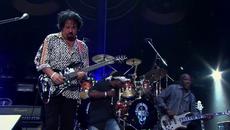 Toto - Hold the Line (35th Anniversary Tour - Live In Poland 2014) - Videoclip.bg