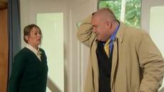 Ето как се посреща мъж ! смях - Videoclip.bg