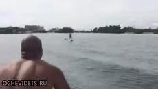 Бригс потопи в езеро Владимир Кличко - Videoclip.bg