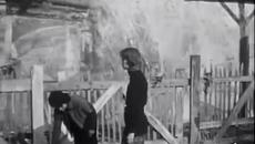 (Niki de Saint Phalle) Ники де Сен-Фалль е френска художничка декораторка - Странен начин за рисуване - Videoclip.bg
