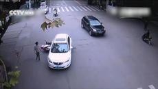 Сговорна дружина автомобил повдига - Videoclip.bg