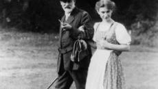 Анна Фройд - 119 години от рождението на психоложката * Anna Freud - Videoclip.bg