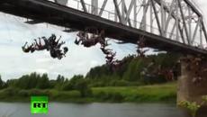 133 души скачат едновременно заедно от мост в Русия - Videoclip.bg