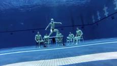 Луди Танци Под Водата - Harlem Shake - Videoclip.bg