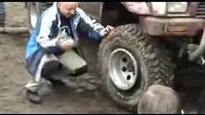 Ето как да напомпим гума на кола за отрицателно време - Videoclip.bg