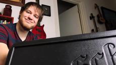 Как се свири метъл само на една струна! - Rob Scallon - Videoclip.bg