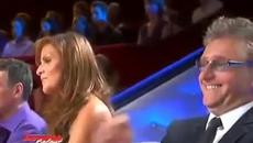 Малкото момиче пее като професионалист - Videoclip.bg