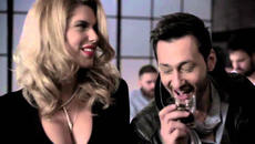 Panos Kalidis - Treli Idea ¸.•´Луда идея¸.•´ (Превод) - Videoclip.bg