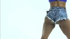 Готини мацки показват Twerk - Videoclip.bg