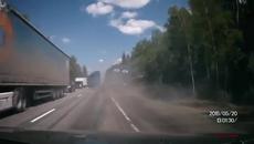 Компилация от страховити катастрофи с камиони (ВИДЕО) - Videoclip.bg
