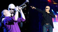 Слави и Ку Ку Бенд -  И без тебе [клипа съдържа продуктово позициониране] (На живо Арена Армеец) - Videoclip.bg