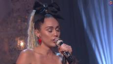 Miley Cyrus - Hands Of Love (feat. Linda Perry) (On Ellen) (Live) (2015) - Videoclip.bg