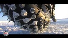 Yamaha R1 срещу Porche gt3 на сняг - Videoclip.bg