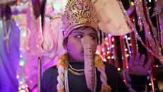 Шоуто на Victoria's Secret 2015 - Топ модели дефилираха / Bhumika Arora Shines Bright at Diwali’s Festival of Lights - Videoclip