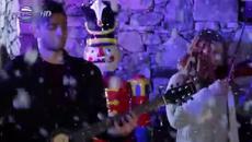 Емилия и Sakis Coucos - Jingle bells (Official video) 2015 - Videoclip.bg