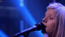 Aurora - Conqueror (Live From The Tonight Show Starring Jimmy Fallon)2016 - Videoclip.bg