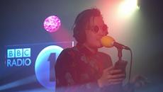 gnash - Hold Up (Beyonce cover) in the Live Lounge 2016 - Videoclip.bg