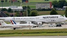 Уникално! Самолетите на Iron Maiden, Меркел и Оланд един до друг - Videoclip.bg