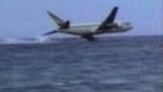 Самолет с 239 души изчезна над Виетнам - 07.03.2014 / Malaysia Plane Crash Into Vietnam Sea | VIDEO - VideoClip.bg