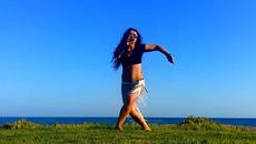 Natalia Kalinina dancing on the beach - Despacito - Videoclip.bg