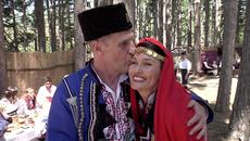 Бен Крос се ожени в Жеравна на фестивала на носията (ВИДЕО) - Videoclip.bg