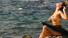 Myla Dalbesio Balances on Rocks Wearing Only a Tutu- CANDIDS - Sports Illustrated Swimsuit .MP4 - Videoclip.bg