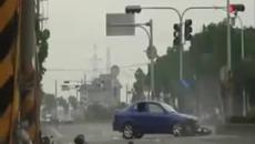 Видеото което кара всички шофьори да Настръхнат! Дано никога не ставате свидетели на подобни неща - Videoclip.bg