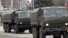 Колона от над 70 военни камиона навлезе в столицата на Крим Симферопол - Videoclip.bg