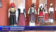 Изложба показва разнообразие от автентични български носии - Videoclip.bg