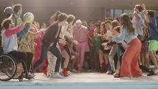 Isabela Souza, Elenco de BIA - Así yo soy (From _BIA) - Videoclip.bg