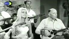 „Τα σκαλοπάτια της ζωής“ – Ορέστης Μακρής - Videoclip.bg