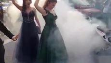 Рев на мотори и бурни викове пред Санкт Петербург - Videoclip.bg