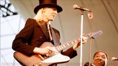Johnny Winter Be careful with a fool - Videoclip.bg