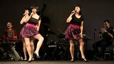 Спектакълът „Незабравимите“ запява стари градски песни на нов глас - Videoclip.bg