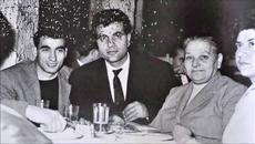 Стелиос Казандзидис - на масата на която пия - Videoclip.bg