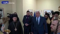 Иван Тотев предаде ключа на наследника си Здравко Димитров - Videoclip.bg