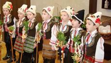 Сурва сурва година весела година  с песен! ЧНГ 2020 - Videoclip.bg