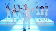 Soner Arıca - Bambaşka (Official Video) - Videoclip.bg