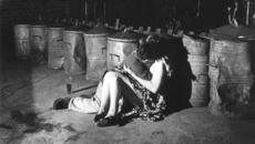 The Pogues - Dirty old town - Videoclip.bg