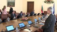 Какви са първите реакции на България след обстрела в Ирак - Videoclip.bg