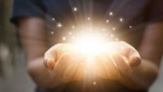 Останете в къщи с молитва! Поясът на Пресвета Богородица в манастира Ватопед - Videoclip.bg