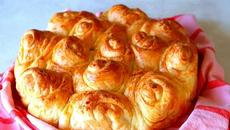 Лесна питка "Букет от рози" с масло и сирене. Празнична погача за Цветница и Великден - Videoclip.bg