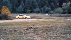 Γιώργος Γιαννιάς - Πάνω Στα Σύρματα - по жиците - Videoclip.bg