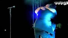 Βασίλης Καρράς , Νίκος Μακρόπουλος - Λόγια Φιλικά - приятелски думи - Live - Videoclip.bg