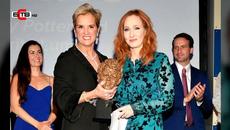 ДЖОАН РОУЛИНГ С НОВА ПРИКАЗКА ЗА ДЕЦАТА В ИЗОЛАЦИЯ - Videoclip.bg