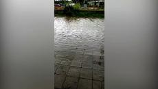 Градушка удари Казанлън, улиците под вода - Videoclip.bg