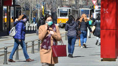 Доц. Мангъров - Коронавирусът се лекува максимално щадящо, избягвайте антибиотици - Videoclip.bg