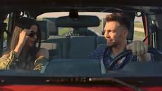 DARKO LAZIC - 2020 - PRICALA SI MENI (OFFICIAL VIDEO) - Videoclip.bg