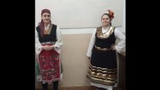 МАЯ АЛЕКСИЕВА И НИКОЛЕТА АТАНАСОВА - РИПНИ, КАЛИНКЕ - Videoclip.bg