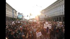 Протестиращи: Корона, чао! Бойко, чао! - Videoclip.bg